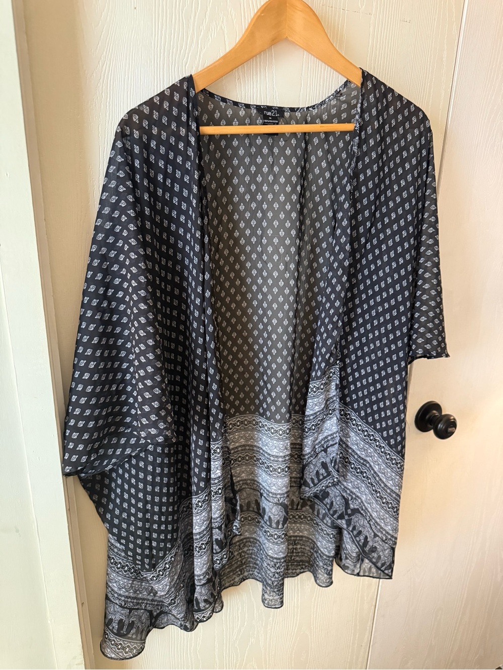 Flowy Black & White Patterned Kimono Sweater - rue21